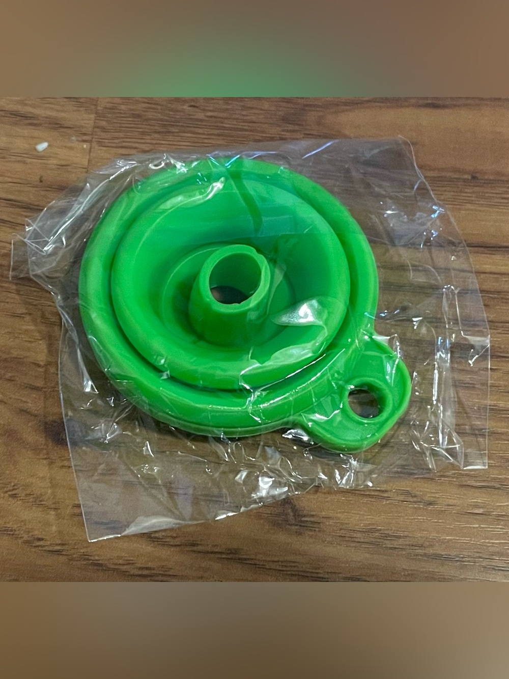 New Foldable Bright Green Silicone Funnel